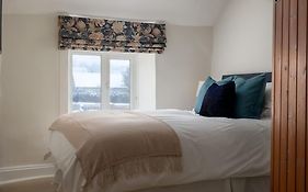 Charming 17Th Century Cotswold Cottage