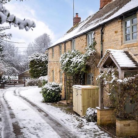 Charming 17Th Century Cotswold Cottage Adlestrop Exterior photo