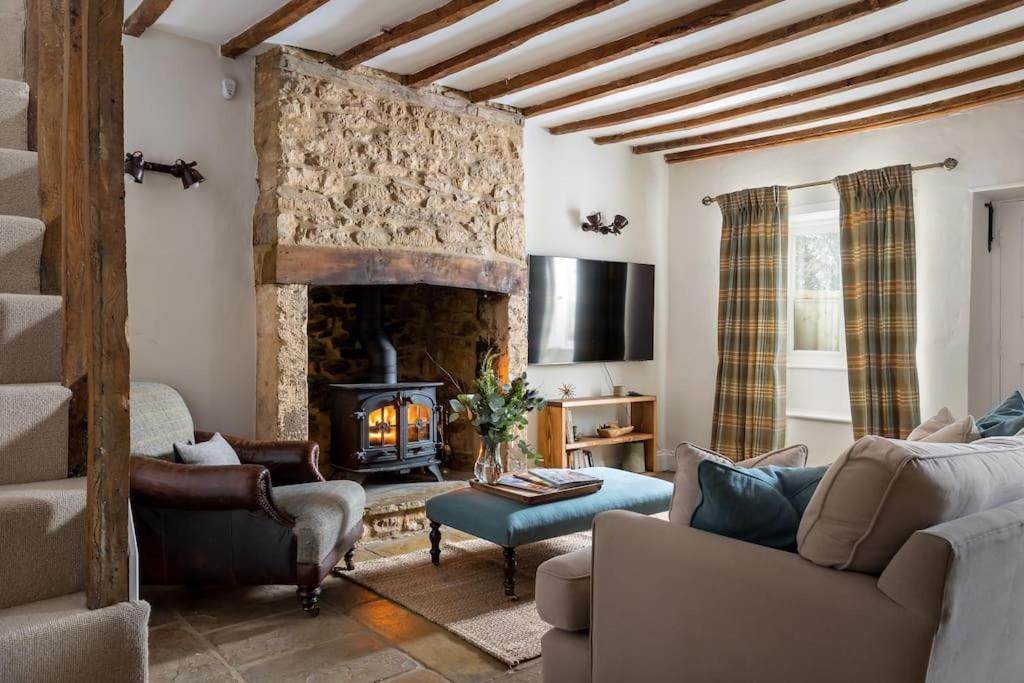 Charming 17Th Century Cotswold Cottage Adlestrop Exterior photo